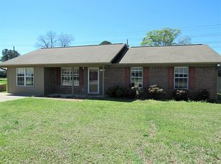 112 Chatham St, Fulton, MS 38843