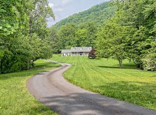 392 Old Homestead Ln, Hayesville, NC 28904
