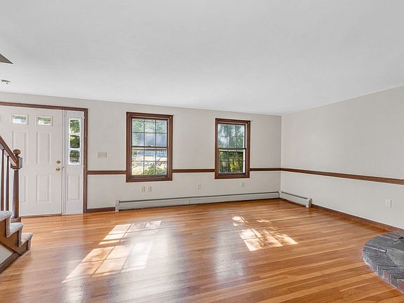 3rd image of 19 Appaloosa Dr