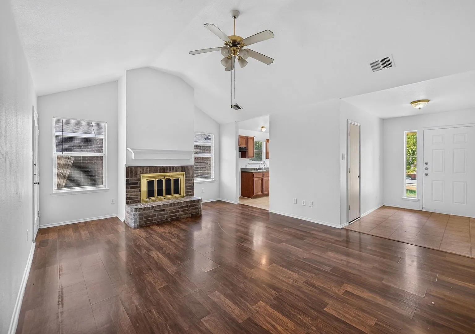 Quaint 3 bedroom, 2 bathroom home in Princeton, TX! Free second month of rent special! — Photo 3