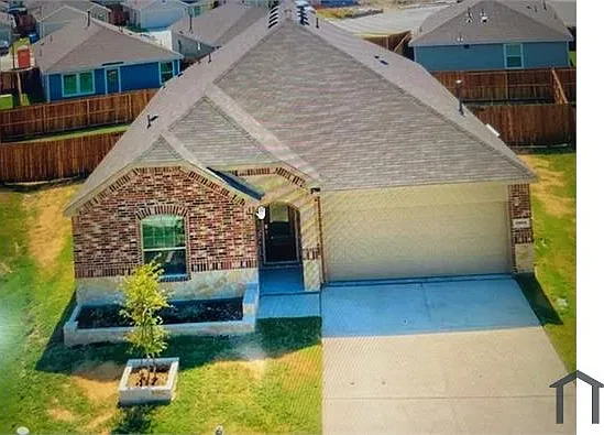 4 bed, 1996 sqft, $3,000 — Photo 1