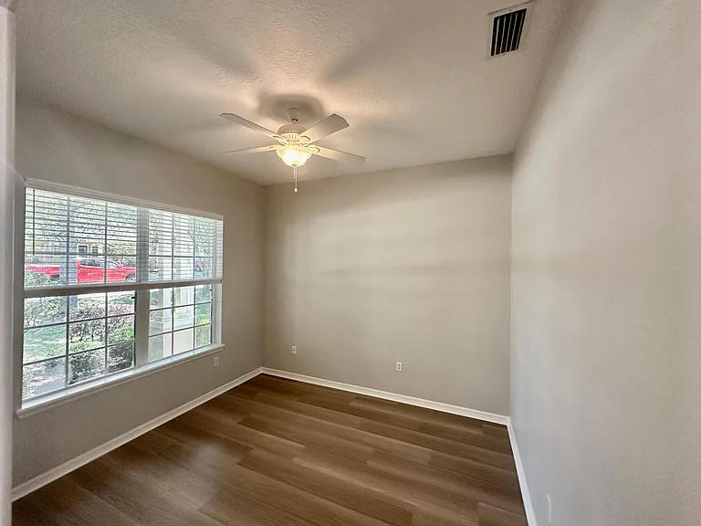 916 White Oak Way — Photo 5