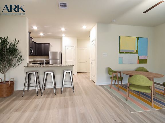 3rd image of 542 Solomon Ln