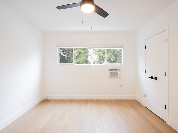 5th image of 937 N Orange Grove Ave #11