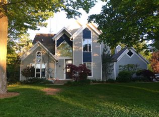15940 Orchard Point Dr, Spring Lake, MI 49456
