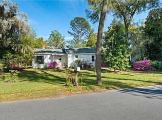 1715 Pigeon Point Rd, Beaufort, SC 29902