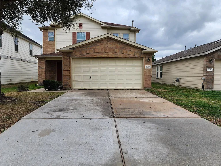 22207 Greengate Dr — Photo 3
