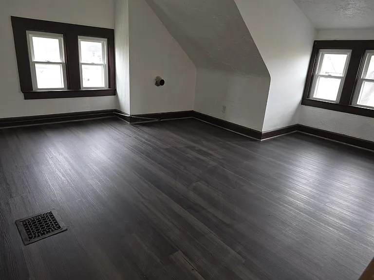 111 N Lakeview Ave — Photo 7