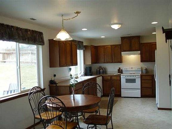 2nd image of 3731 Cherry Ct