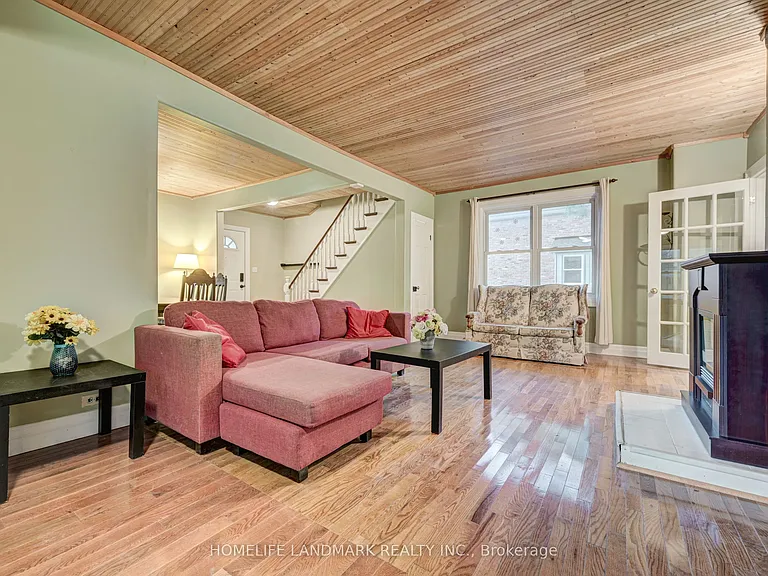 2174 New St — Photo 6