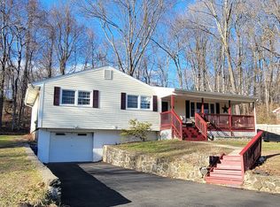 18 Sheraton Dr, Wolcott, CT 06716