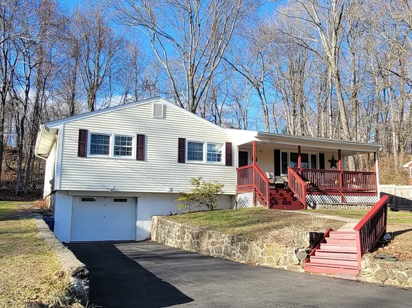 18 Sheraton Drive, Wolcott, CT 06716