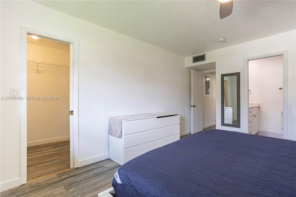 3951 NE 19th Rd APT 1702, photo 9