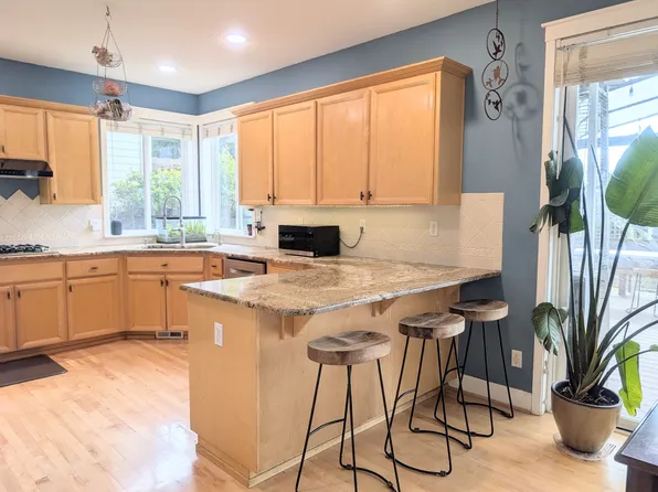 2507 Crestview Dr, West Linn, OR 97068