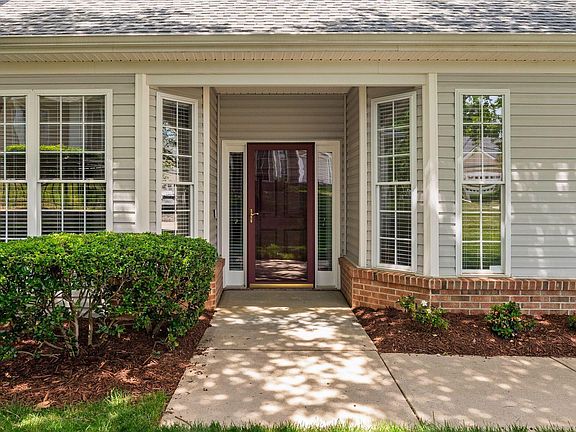 2nd image of 431 Sawgrass Hill Ct