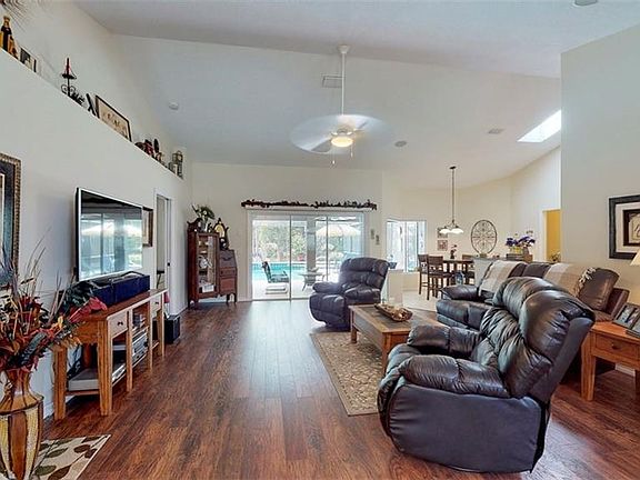 3rd image of 9222 N Akola Way