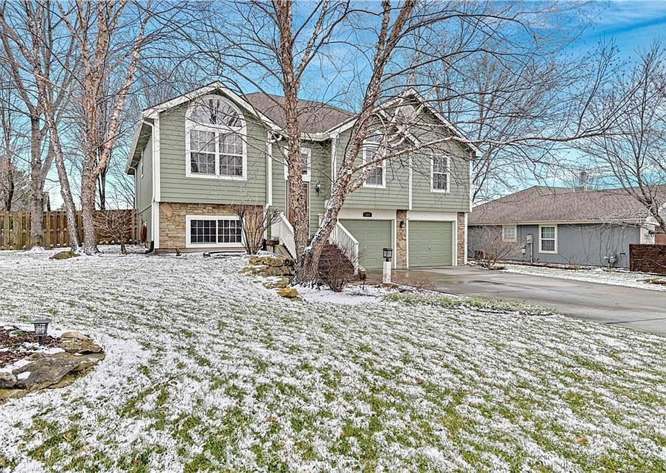 311 W 26th St, Eudora, KS 66025 Zillow
