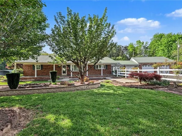 1362 Us Highway 311 N, Walnut Cove, NC 27052