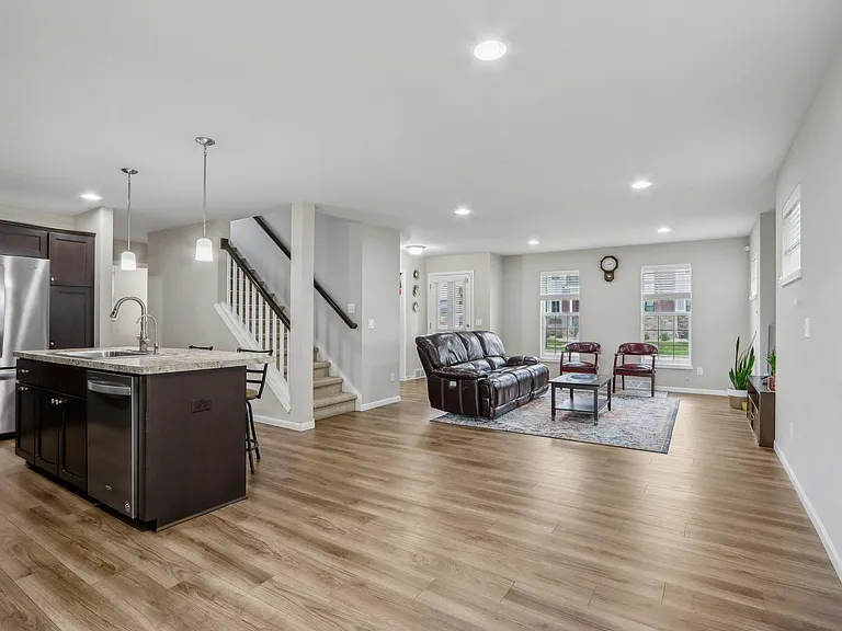 1835 Summerfield Way — Photo 4