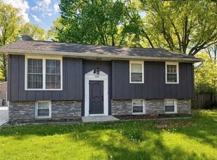 1128 Oakwood Dr, Vermilion, OH 44089