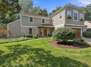 2068 Butternut Ln, Northbrook, IL 60062