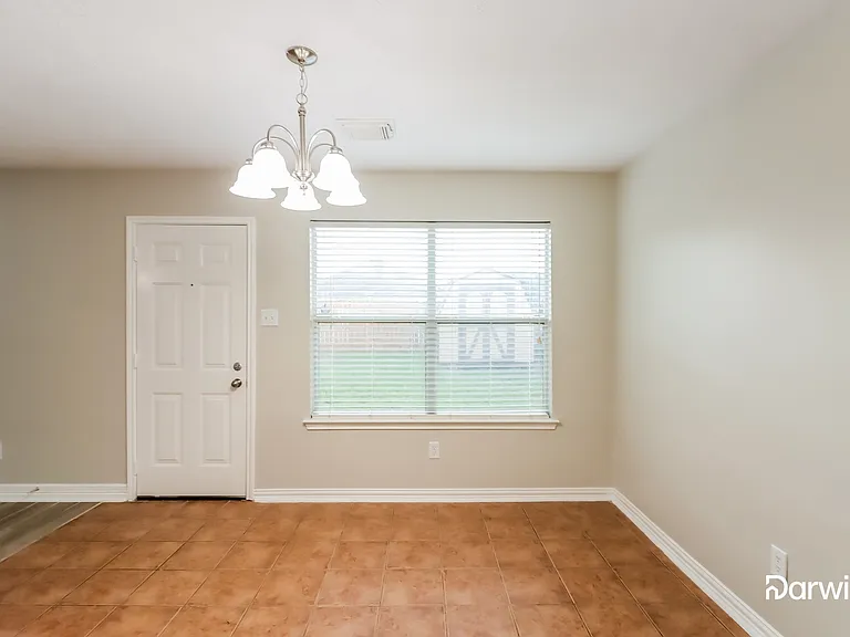 21910 Octavia Way — Photo 6
