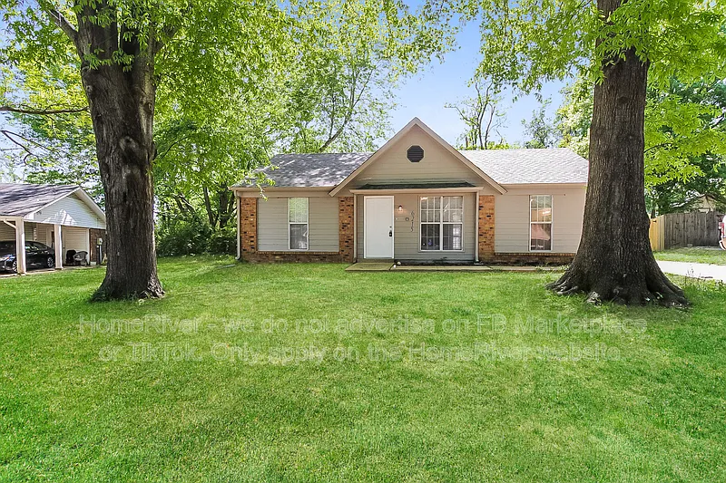3 bed, 2.0 bath, 1101 sqft, $1,640 — Photo 1