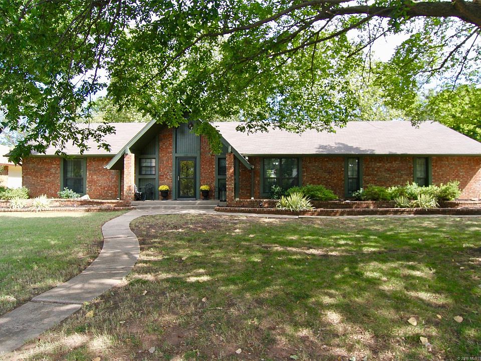 1st image of 1285 Forest Ln