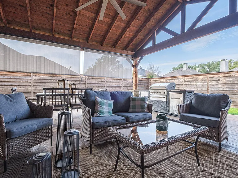 9712 Spring Dr — Photo 17