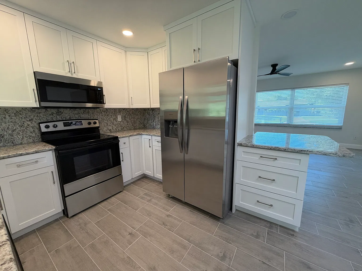 3 bed, 1118 sqft, $2,200 — Photo 3