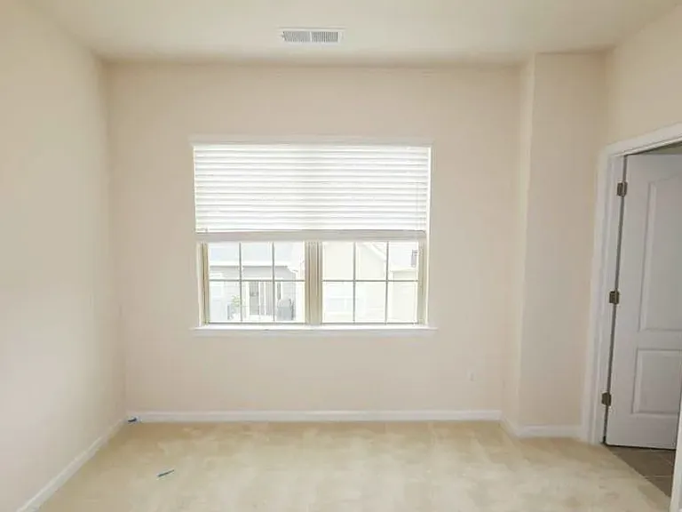 313 Annandale Dr — Photo 3