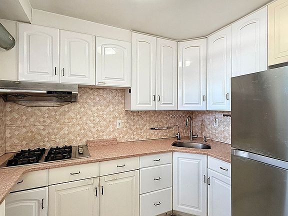 5th image of 97-07 63rd Rd APT 8G