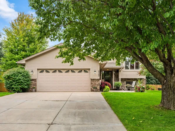 9303 Washburn Ave N, Brooklyn Park, MN 55444