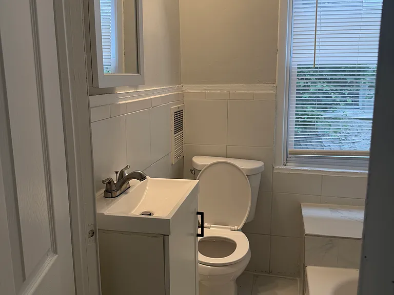4449 N Cleveland St — Photo 3