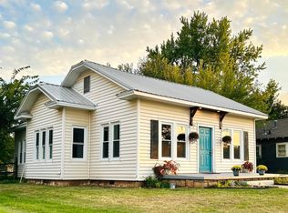 933 E Maple St, Cushing, OK 74023