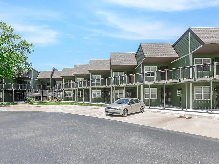 Sunrise Apartments — Photo 58