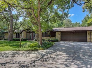 S34W32775 Sierra Pass, Dousman, WI 53118