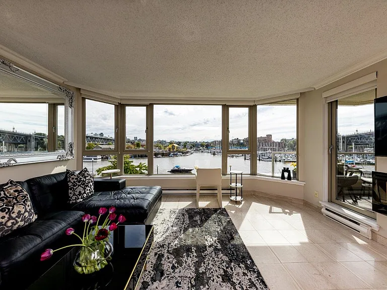 1675 Hornby St #304 — Photo 2