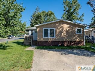 11 Dickens Rd, North Brunswick, NJ 08902