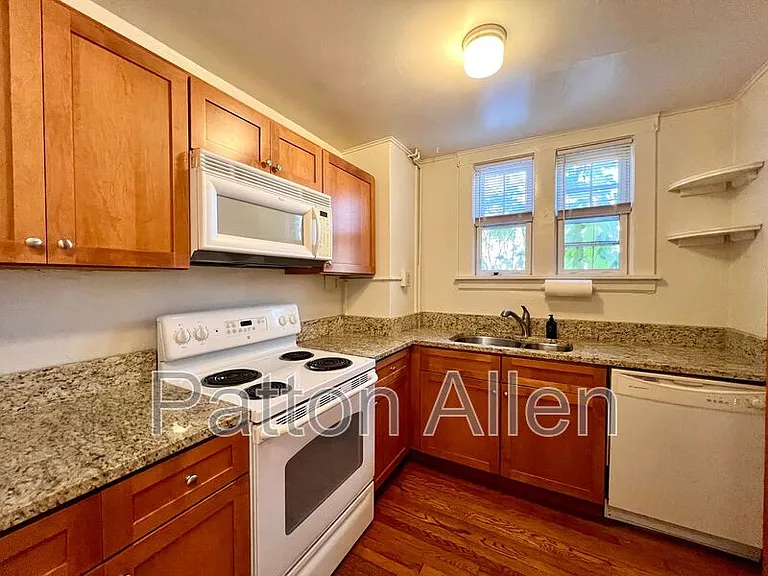 83 Edgemont Rd #1 — Photo 12