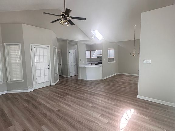 5th image of 107 Ellsworth Pl