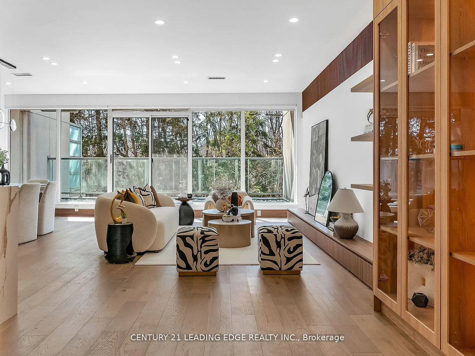 1 Watergarden Way — Photo 3