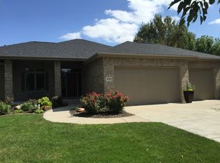 9230 Whispering Wind Rd, Lincoln, NE 68512