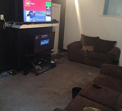 5th image of 2325 Newport Ave