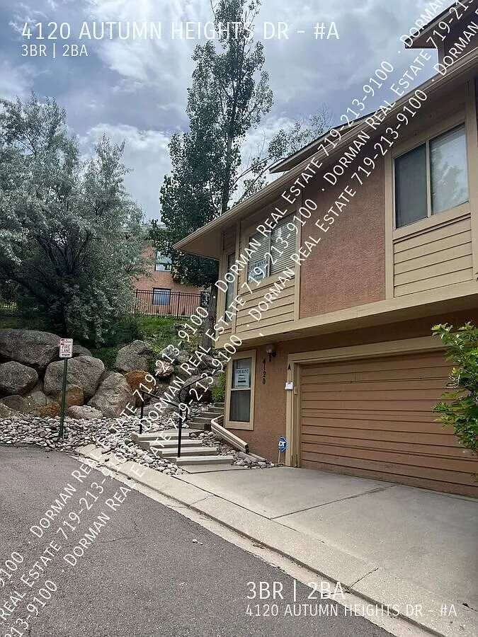 Updated 3-Bedroom Townhome in Autumn Heights! — Photo 2