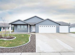 7824 Salmon Dr, Pasco, WA 99301