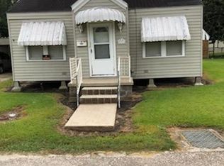 131 Bourg St, Jeanerette, LA 70544