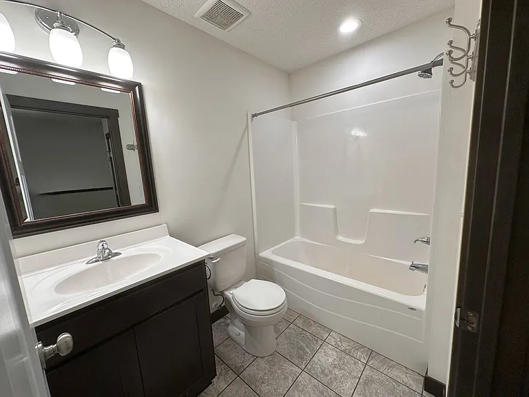 360 N Knowles Ave #B — Photo 11