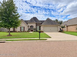 156 Belle Oak Dr, Brandon, MS 39042