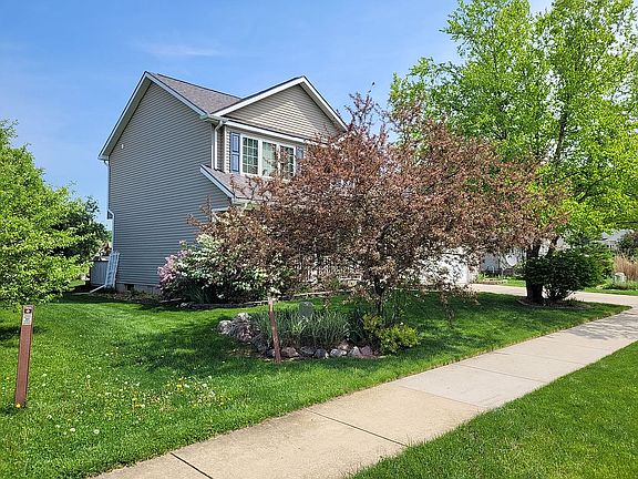 3rd image of 3668 Fernwood Ln
